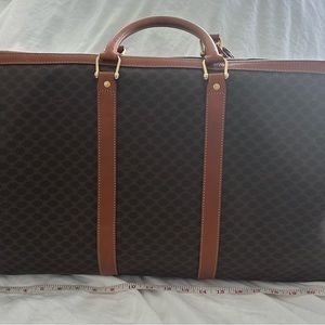 Pre owned an item that bean used or worm previously